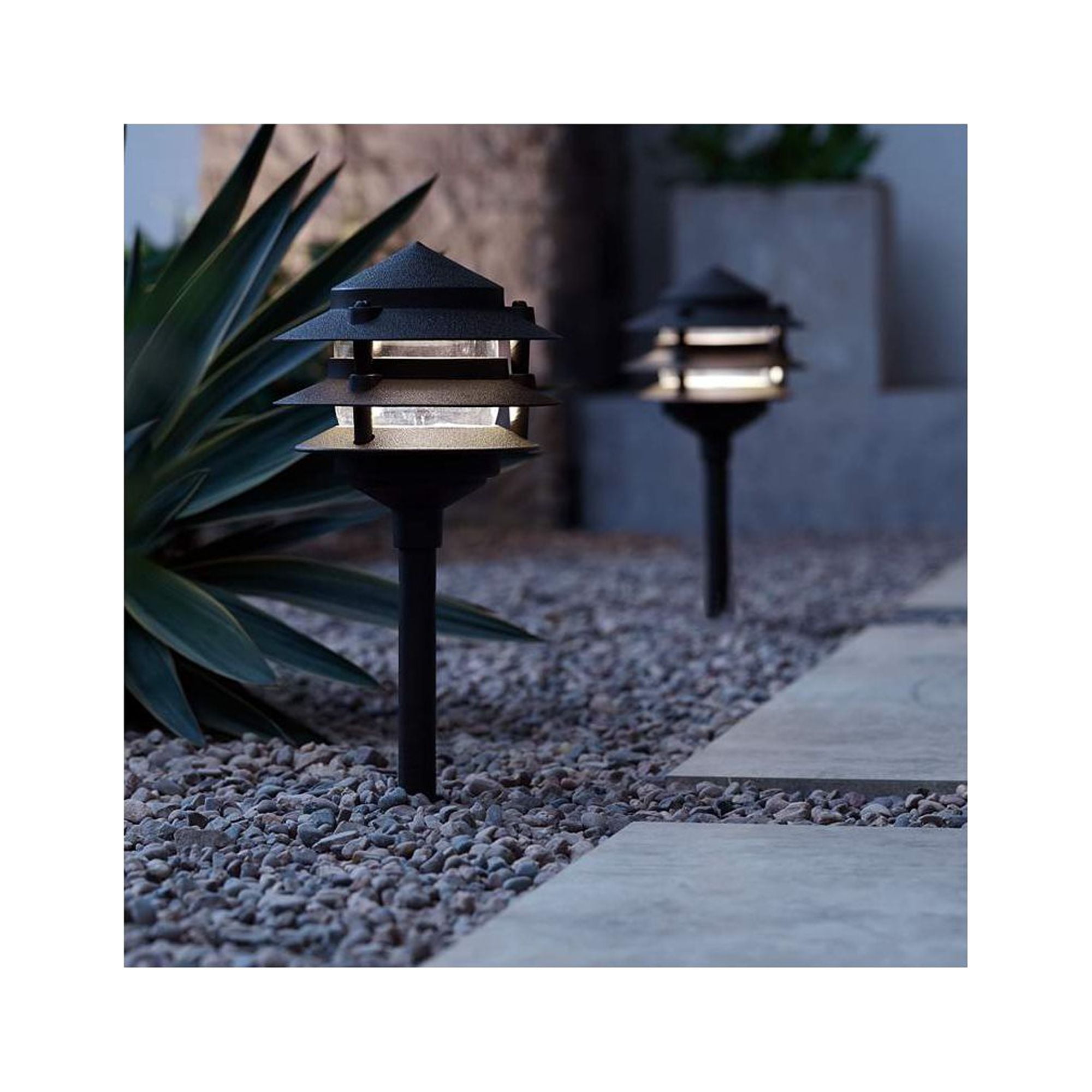 Black Die-Cast Aluminum LED Pagoda Pathway Light