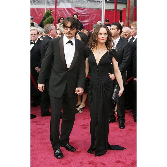 Johnny Depp Vanessa Paradis At Arrivals For Red Carpet - 80Th Annual Academy Awards Oscars Ceremony The Kodak Theatre