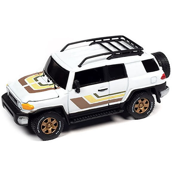 Johnny Lightning 1:64 2007 Toyota FJ Cruiser Custom White Diecast Model JLCP7421
