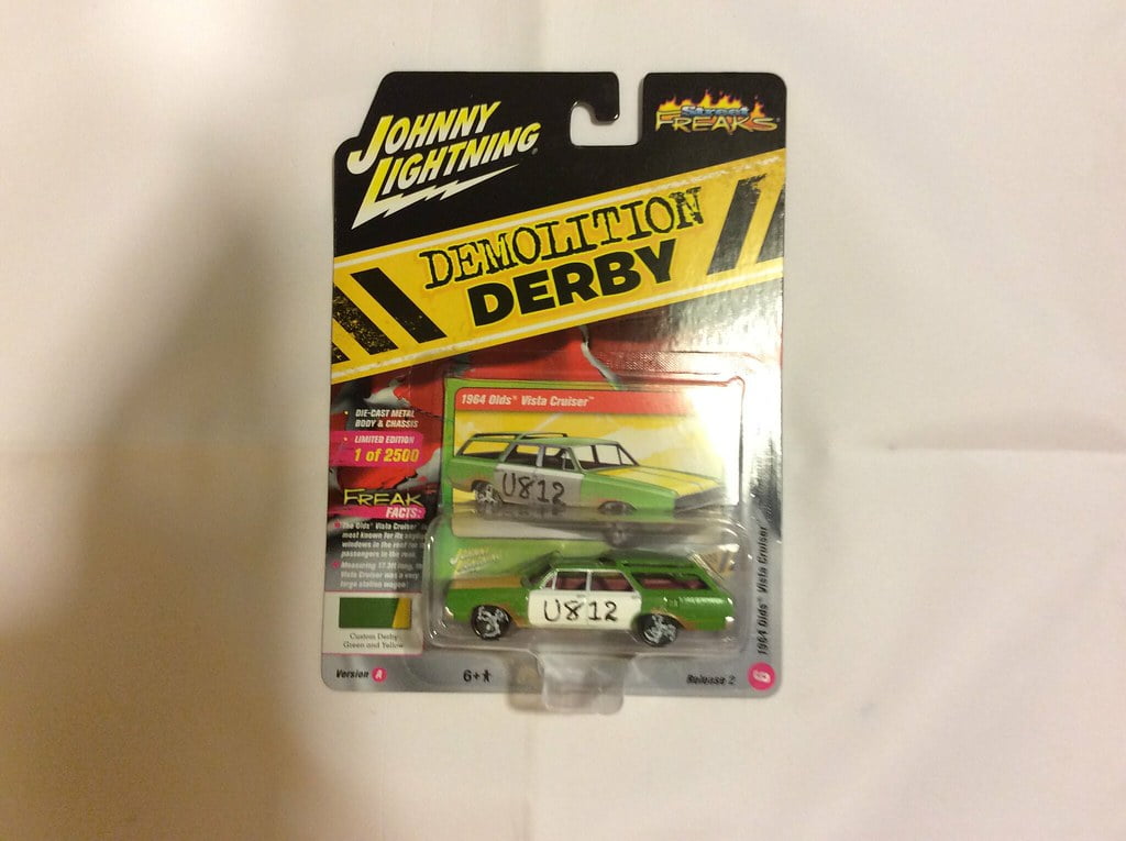 Johnny Lightning 1:64 Green & Yellow 1964 Olds Vista Cruiser - Walmart.com
