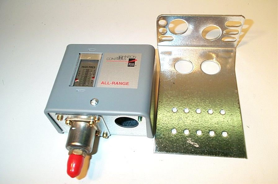 Johnson Controls P70CA-2 - 50/450#OPEN HI,#SWITCH 1/4"FL