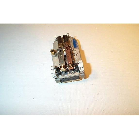 Johnson Controls T-4506-204 - TSTAT with O SWITCH DIR ACT. VERT