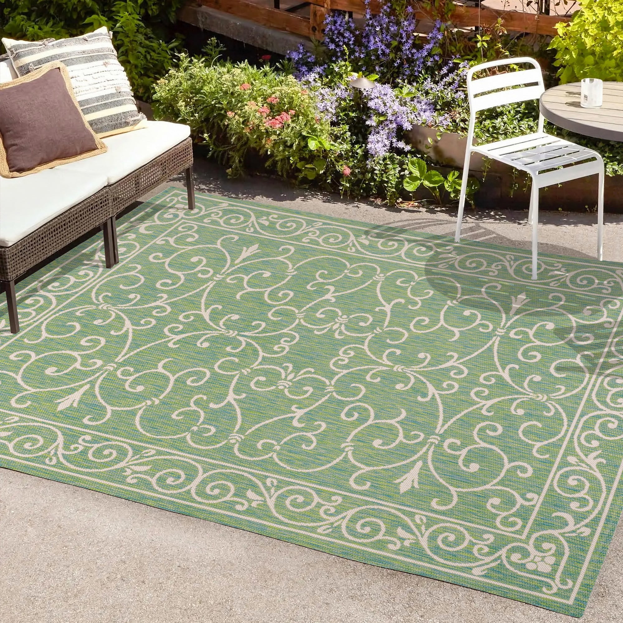 Charleston Green and Ivory Filigree Flat Woven Indoor/Outdoor Rug