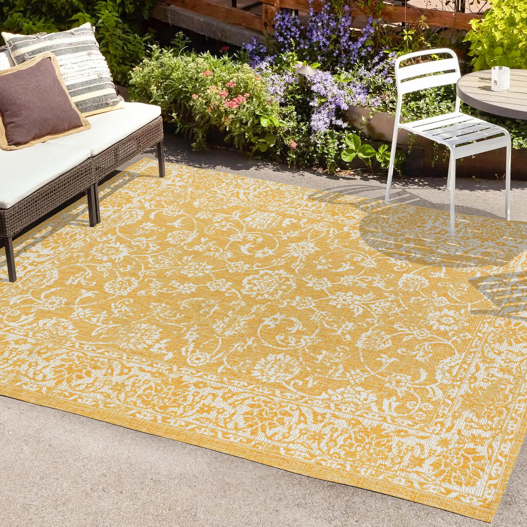 Bohemian Red Floral Flatweave Synthetic Indoor/Outdoor Rug 5' x 8'