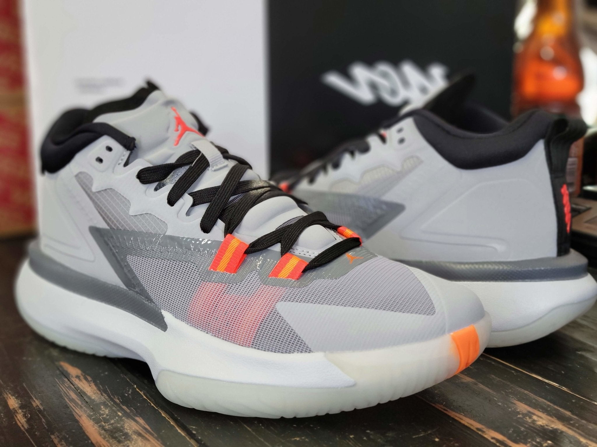 Gray and shop white basketball shoes