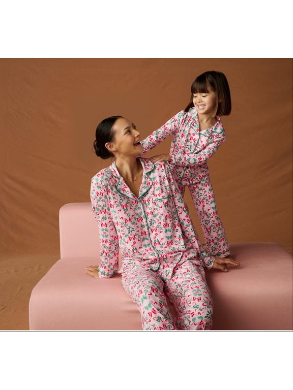 Women’s Mommy and Me Family Matching Pajama Top and Pants, 2-Piece Matching Set, Sizes XS-3X