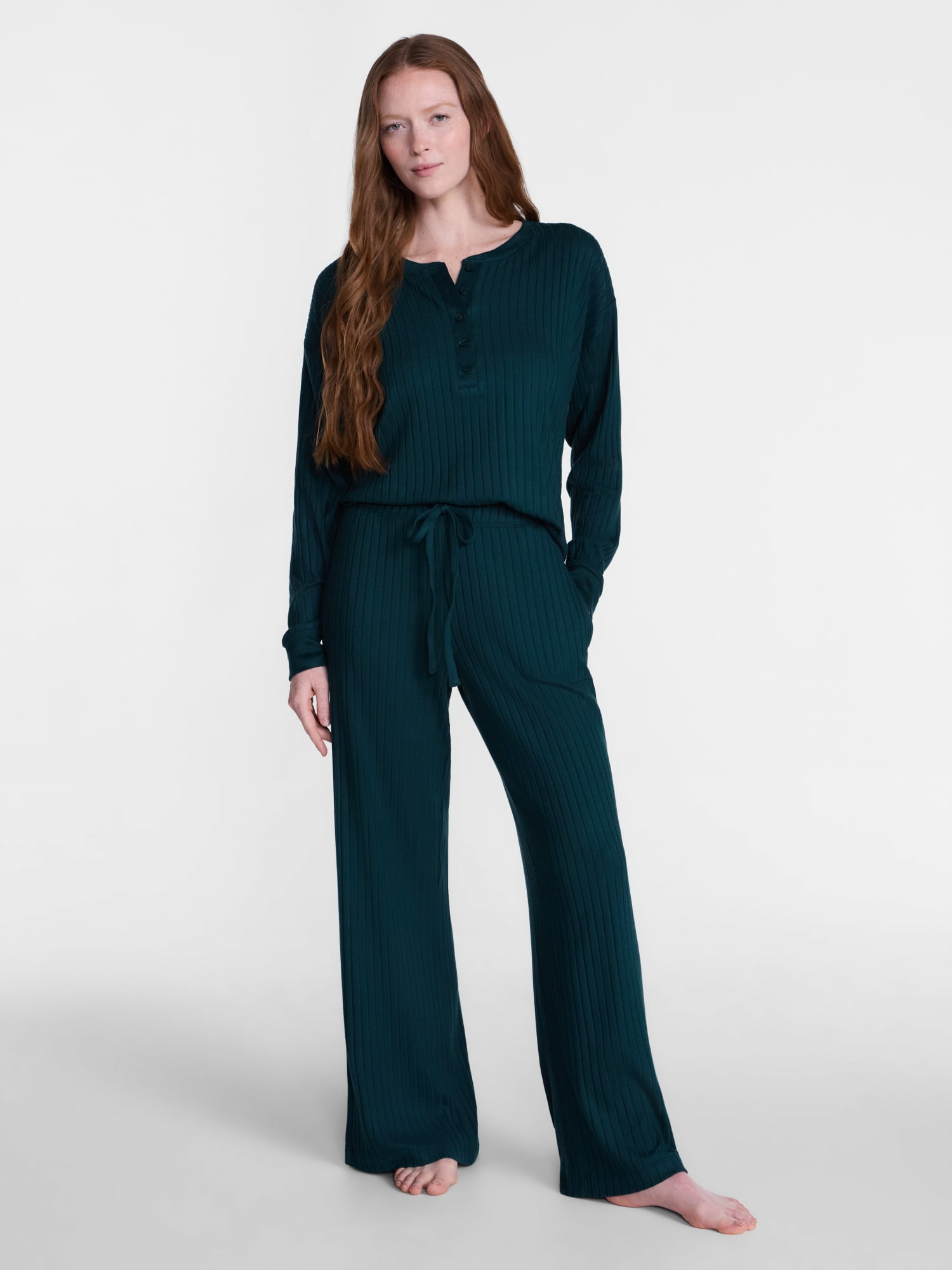 Joyspun Women's Cozy Lounge Collection Hacci Henley Top and Pants, 2-Piece Pajama Set, Sizes XS-3X