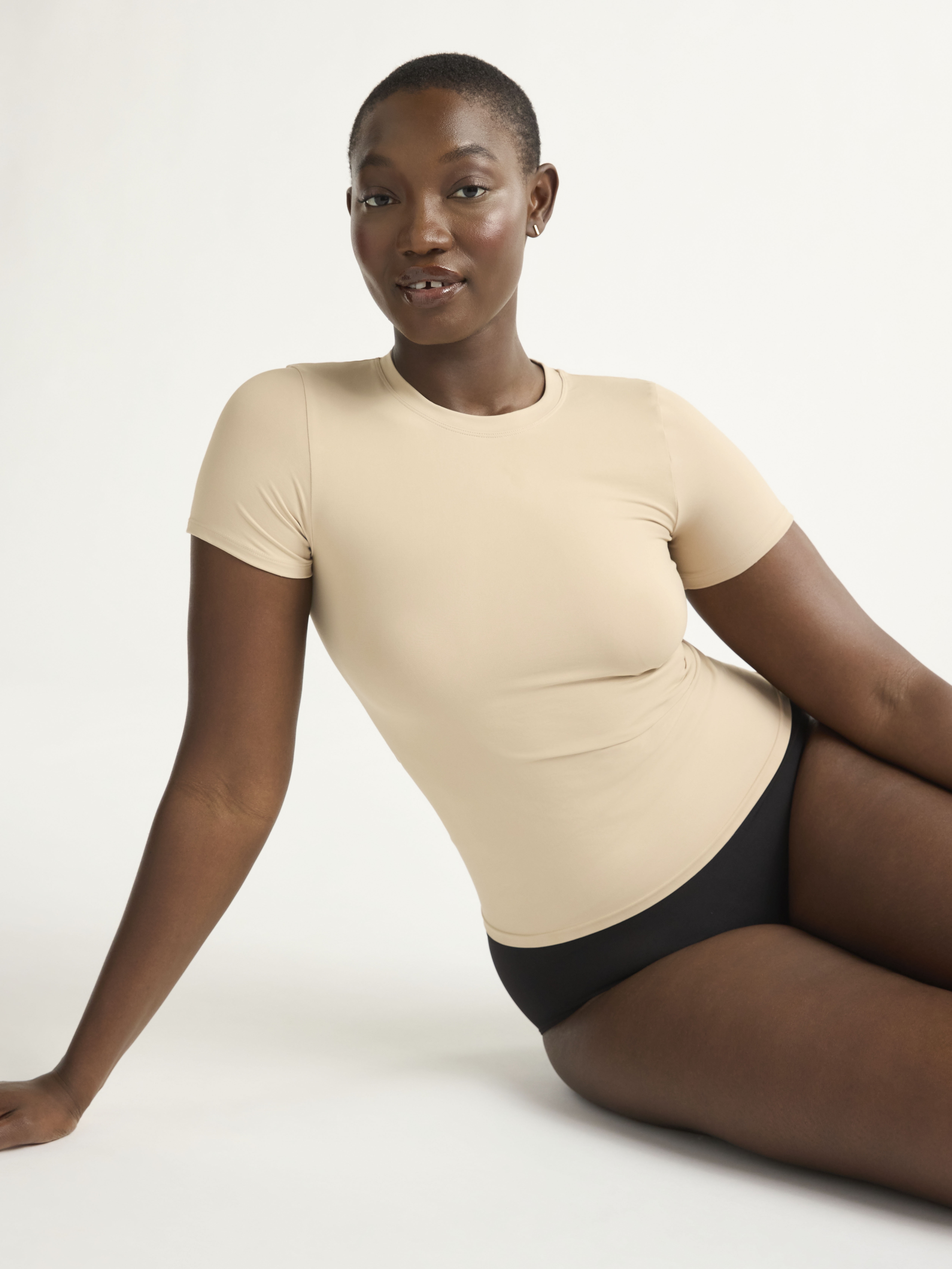 Joyspun Women's Everyday Seamless Shapewear T-Shirt, Sizes S-XXXL
