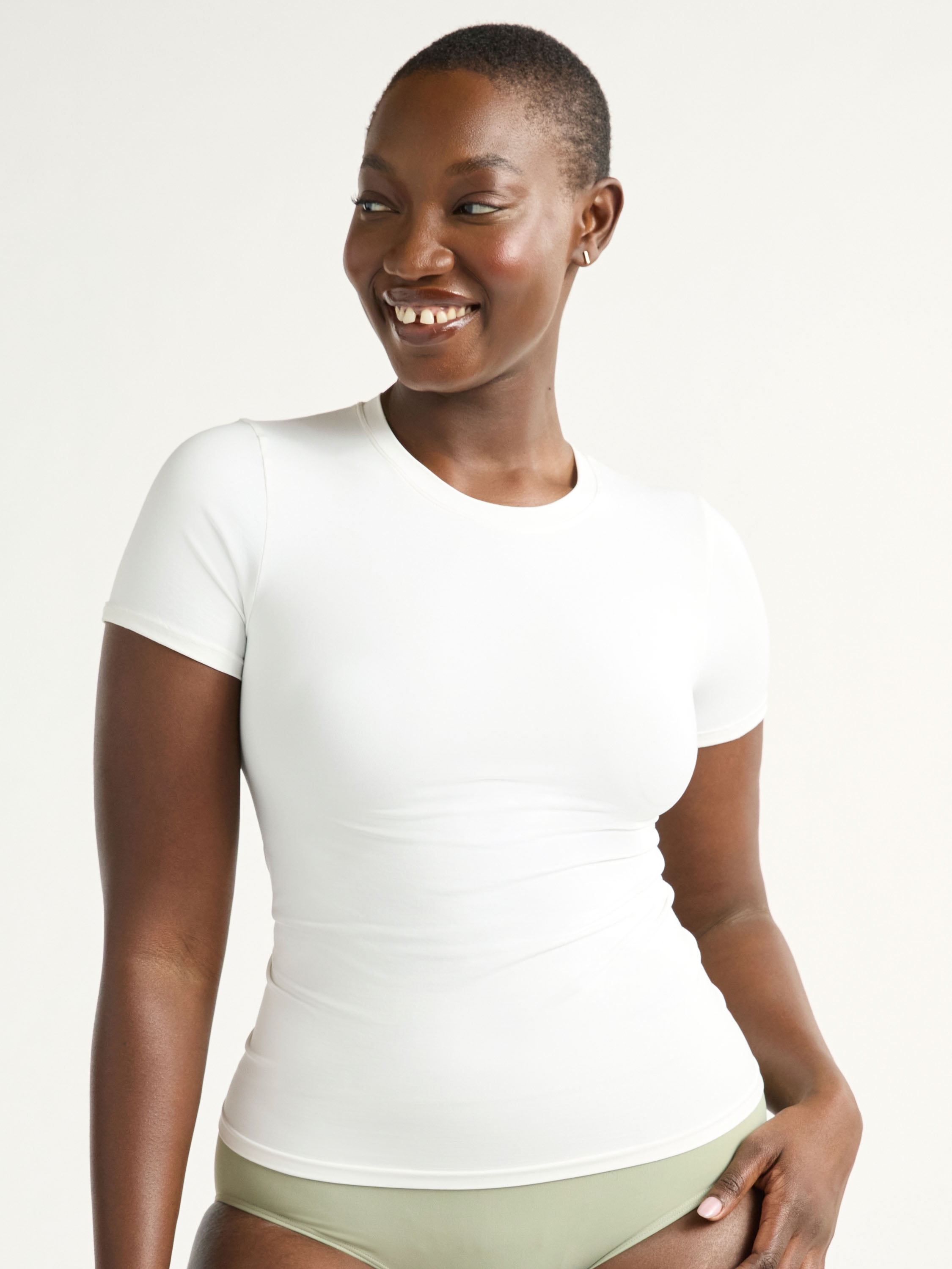 Joyspun Women's Everyday Seamless Shapewear T-Shirt, Sizes S-XXXL