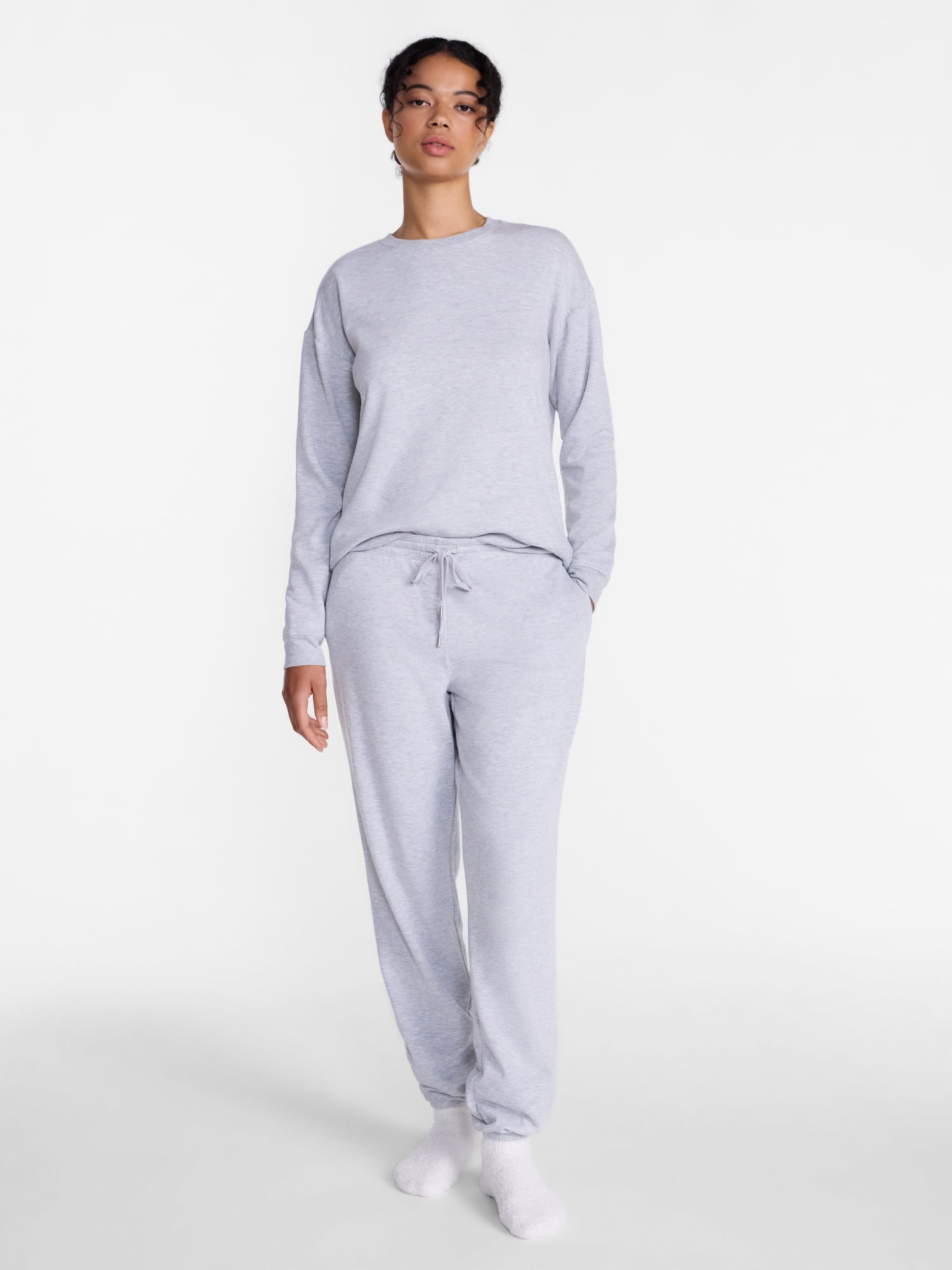 Joyspun Women's Fleece Lounge Sleep Top and Joggers, 2-Piece Pajama Set, Sizes XS-3X