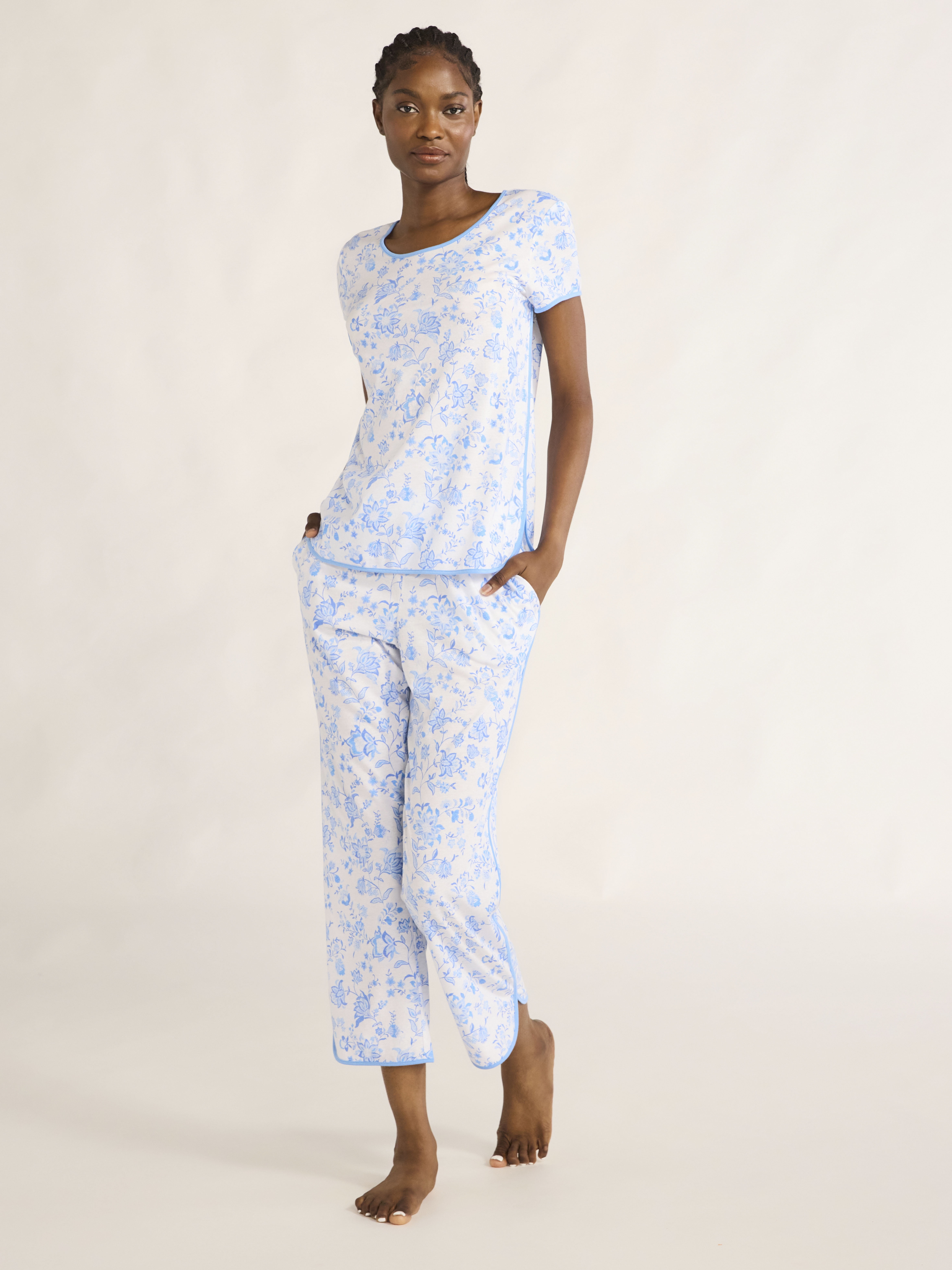 Joyspun Women's Sleep Tee and Pants Pajama Set, 2-Piece, Sizes XS-3X
