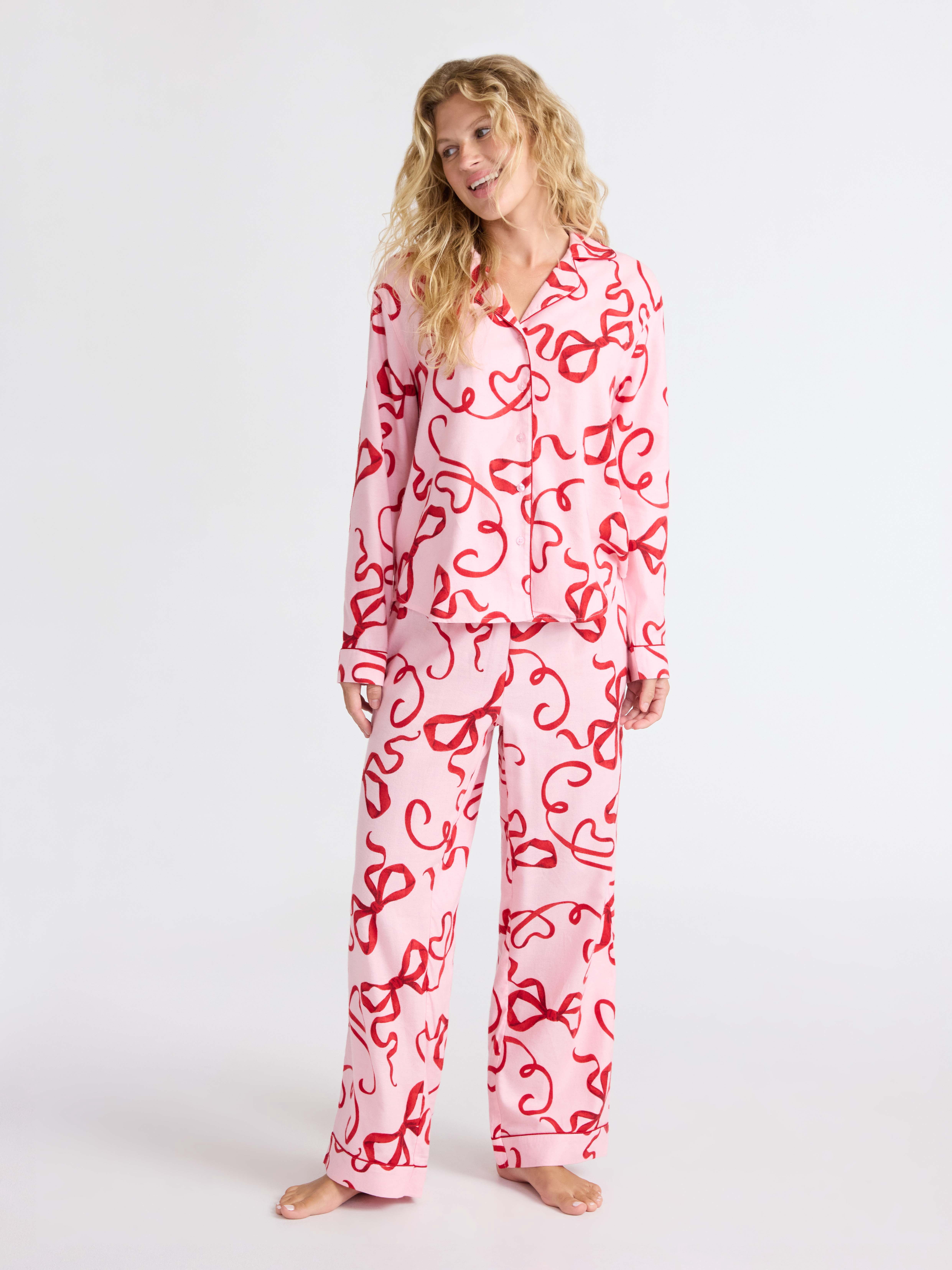 Joyspun Women's Long Sleeve Flannel Sleep Top and Pants Pajama Set, 2-Piece, Sizes XS-3X
