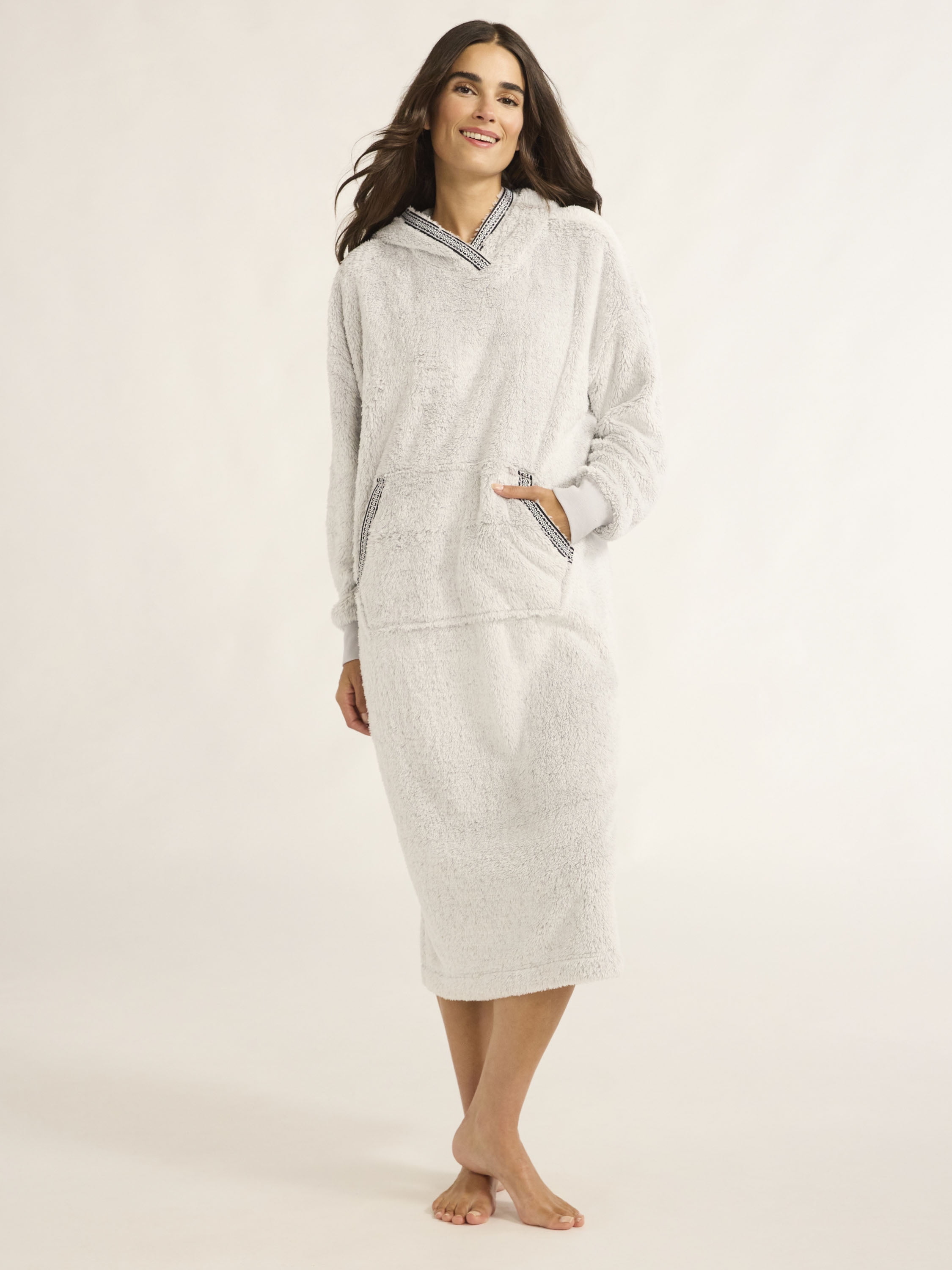 Joyspun Women's Oversized Hooded Plush Lounger, Size XS-3X