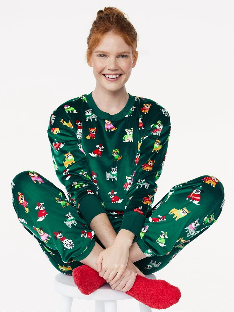 Joyspun Women's Stretch Velour Top and Pants Pajama Set with Socks