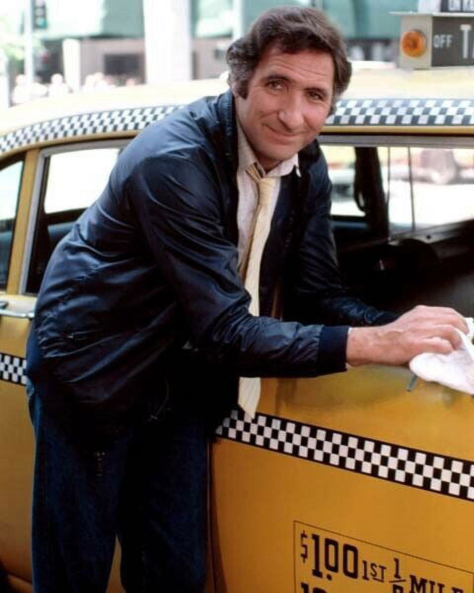 Judd Hirsch as Alex Reiger polishing his cab Taxi TV series 5x7 photo ...