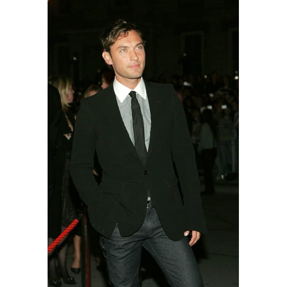 Jude Law At Arrivals For All The King'S Men Gala Premiere - Toronto International Film Festival, Roy Thomson Hall,