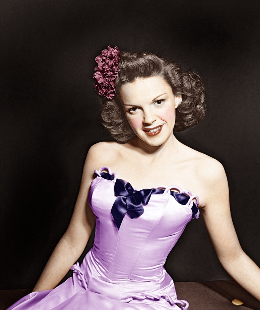 Judy Garland Canvas Art - (16 x 20)