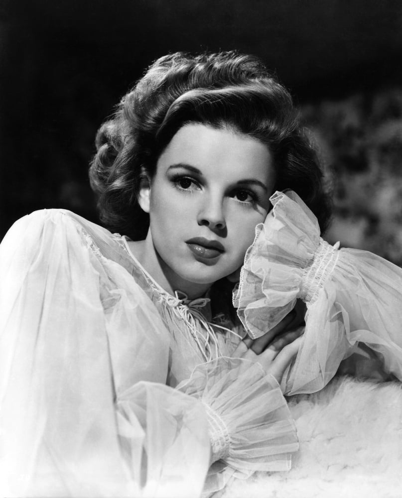Judy Garland Canvas Art - (16 x 20)
