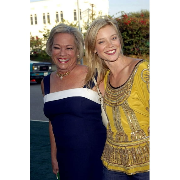 Judy Smart, Amy Smart At Arrivals For 15Th Annual Environmental Media Awards, Ebell Club, New York, Ny, October 19, 2005. Photo By Michael GermanaEverett Collection Celebrity (16 x 20)