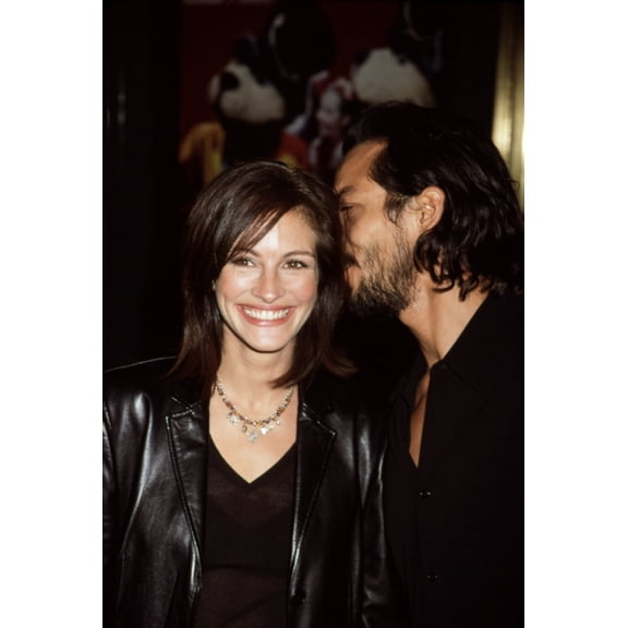 Julia Roberts And Benjamin Bratt At Fundraising Concert For Al Gore Ny 91400 By Cj Contino Celebrity