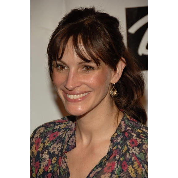 Julia Roberts At Arrivals For Drama League Awards Luncheon, Marriott Marquis Hotel, New York, Ny, May 05, 2006. Photo By William D. BirdEverett Collection Celebrity (16 x 20)