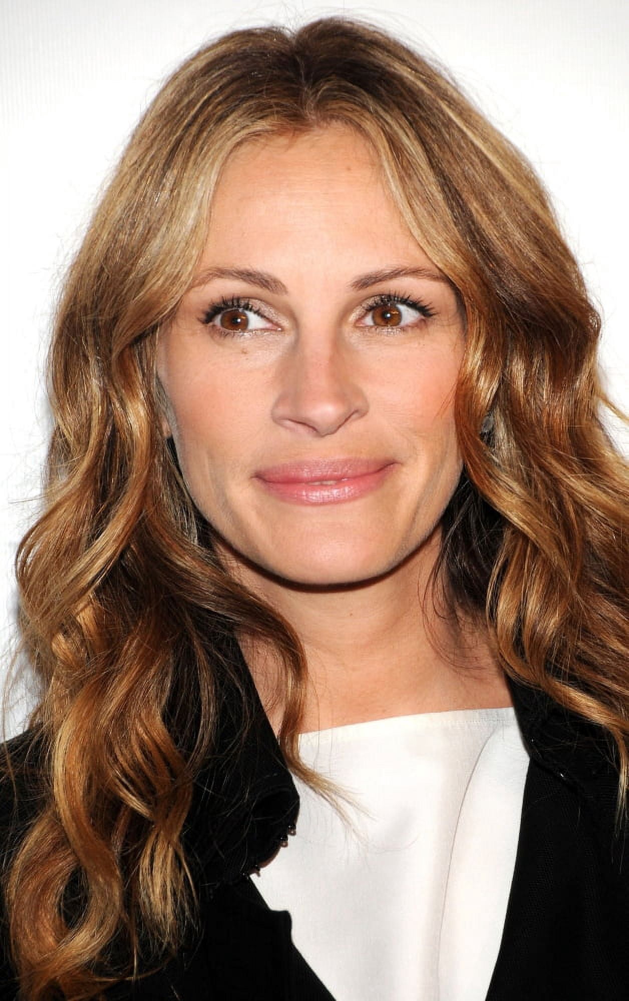Julia Roberts At Arrivals For Jesus Henry Christ World Premiere At The 2011 Tribeca Film Festival Canvas Art - (16 x 20)