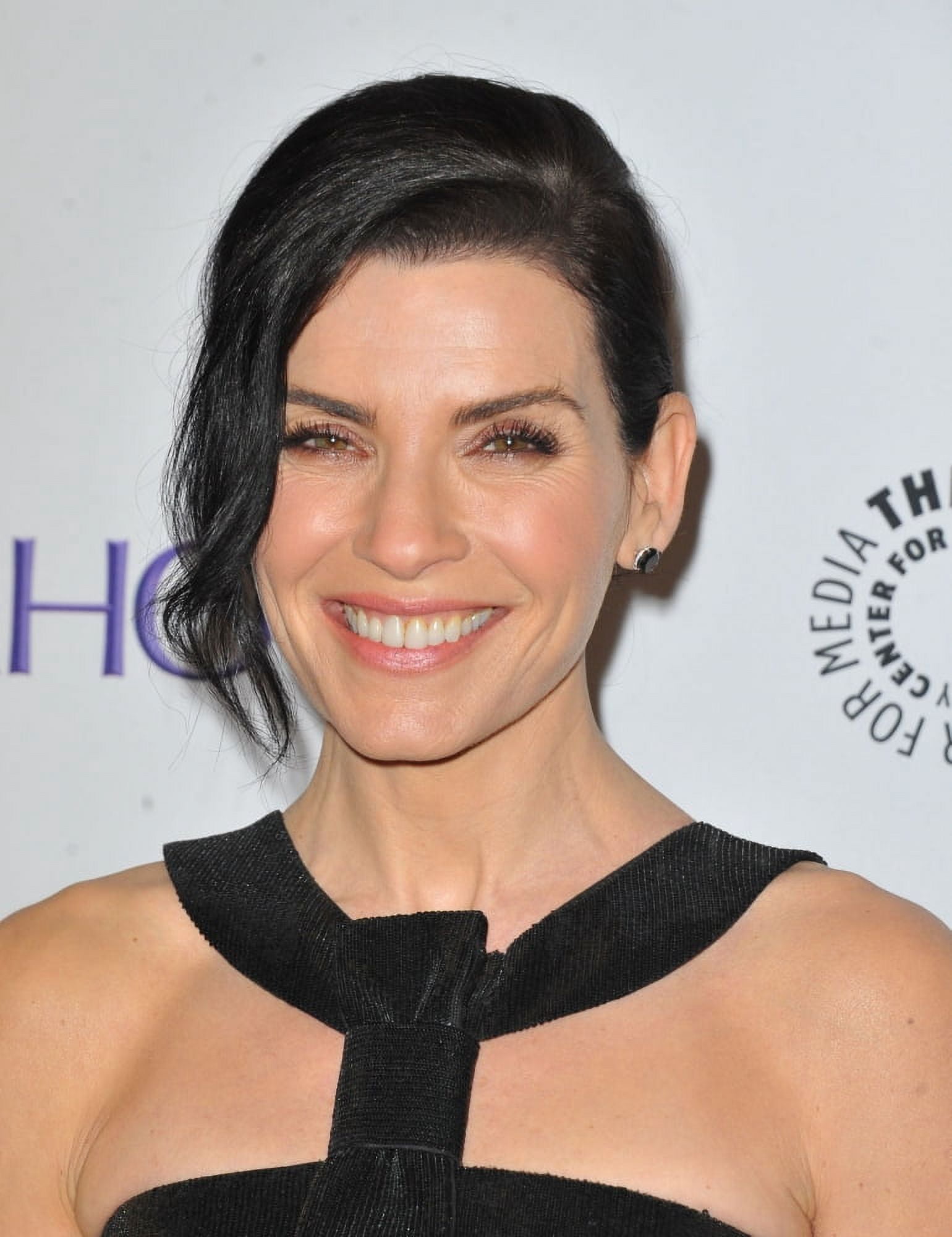 Julianna Margulies At Arrivals For 32Nd Annual Paleyfest Presentation Cbs The Good Wife Canvas Art - (16 x 20)