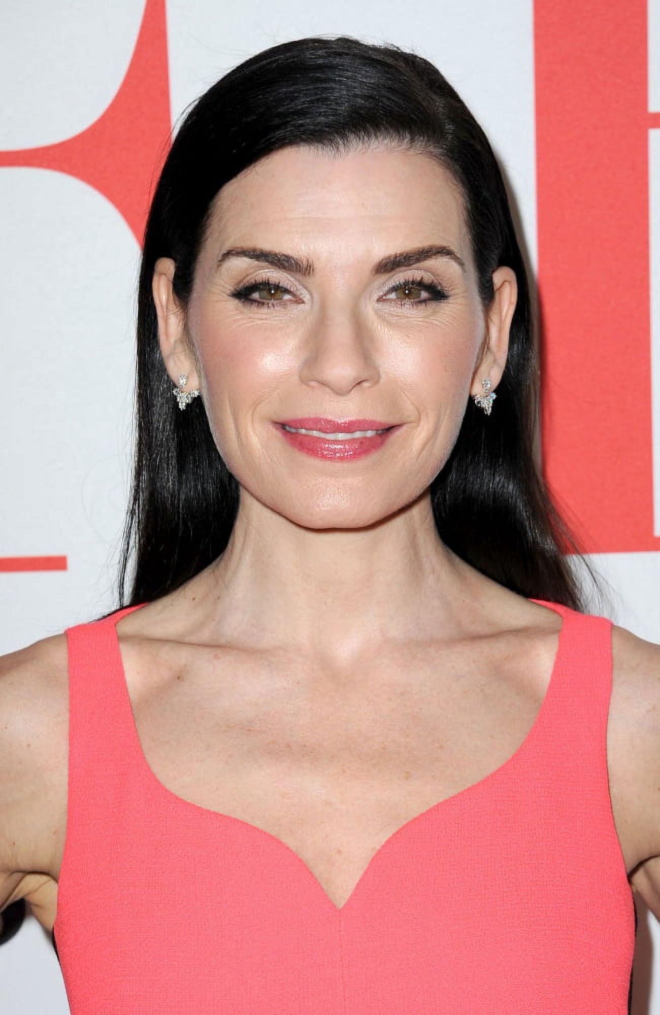 Julianna Margulies At Arrivals For The Good Wife Series Finale Party Canvas Art - (16 x 20)