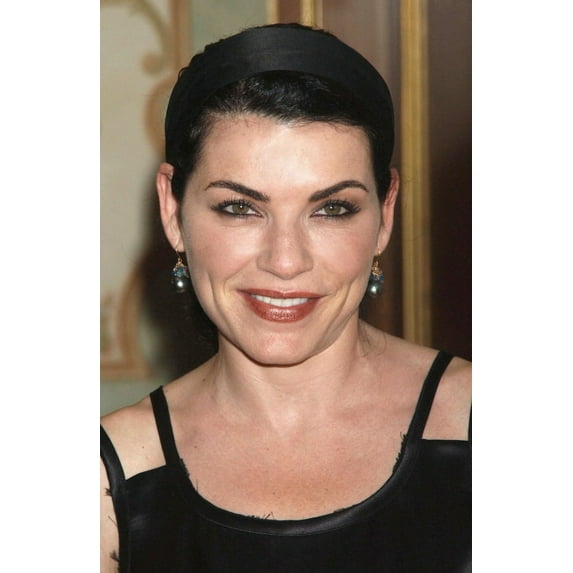 Julianna Margulies At Arrivals For The Skin Cancer Foundation'S Annual Skin Sense Award Gala Photo Print (16 x 20)