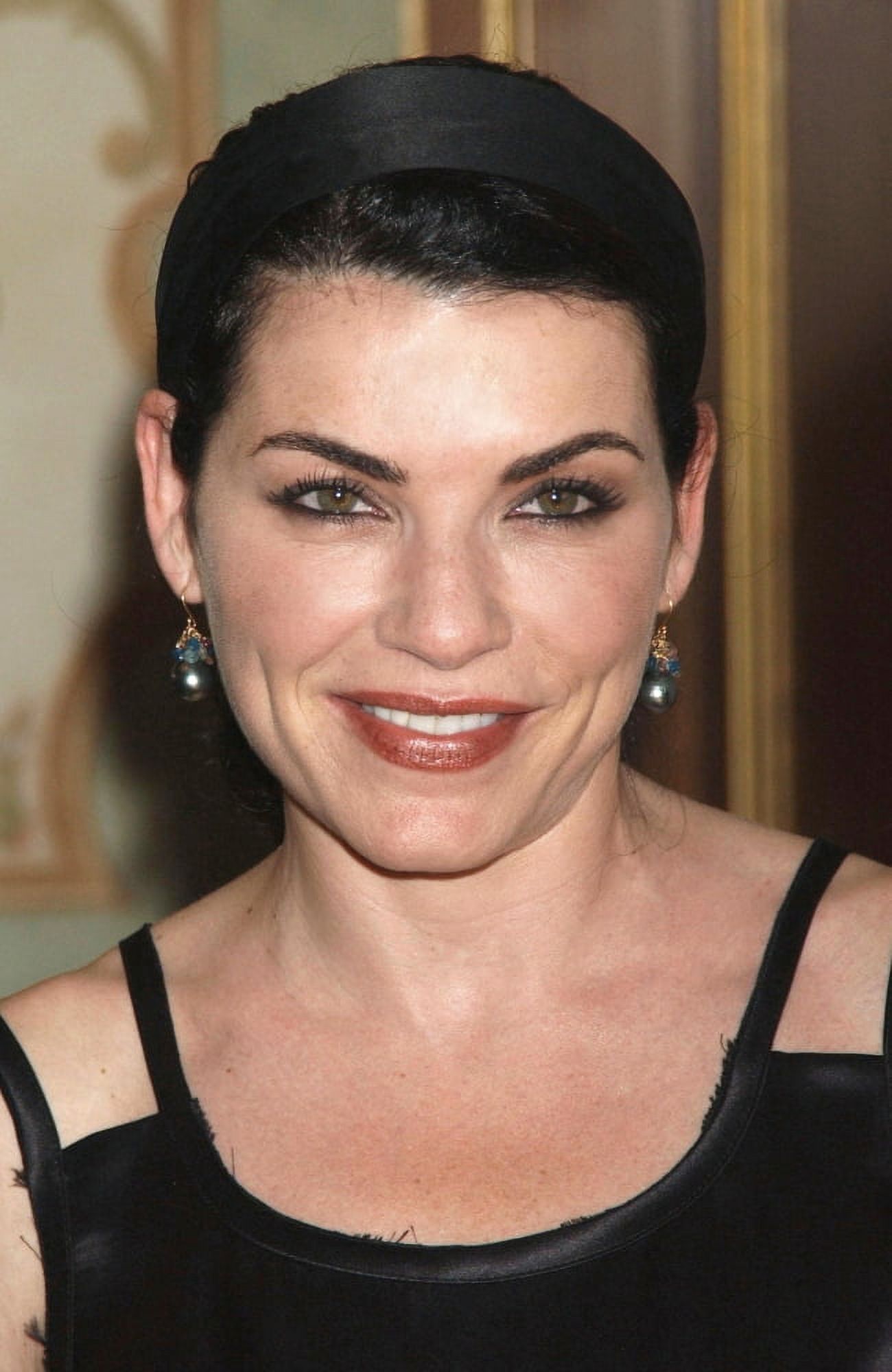 Julianna Margulies At Arrivals For The Skin Cancer FoundationS Annual Skin Sense Award Gala Canvas Art - (16 x 20)