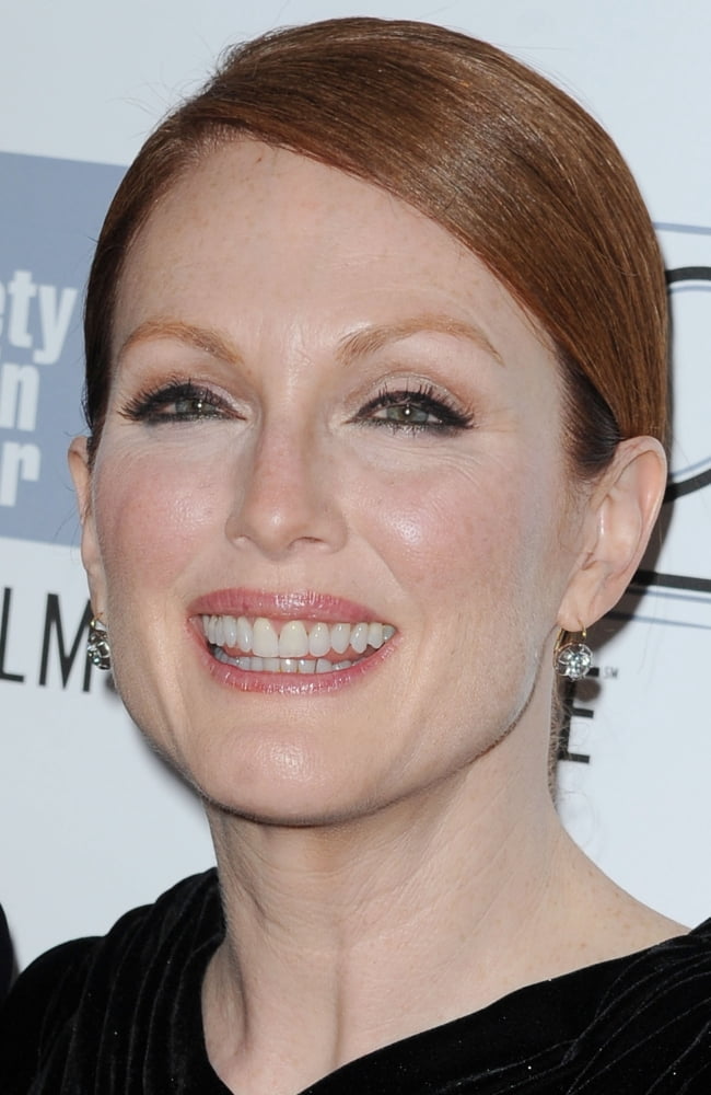 Julianne Moore At Arrivals For Maps To The Stars Premiere At The 52Nd New York Film Festival Canvas Art - (16 x 20)