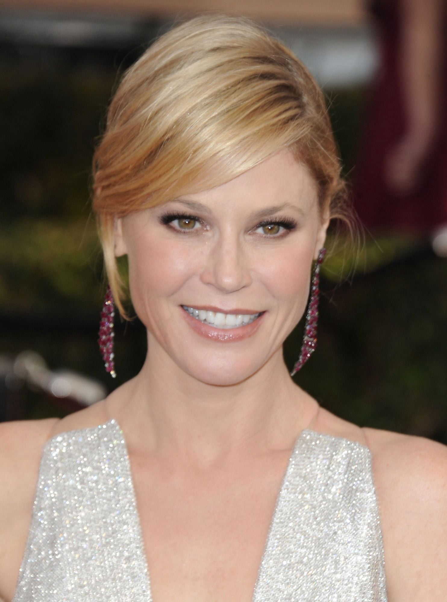 Julie Bowen At Arrivals For 22Nd Annual Screen Actors Guild Awards (Sag) - Arrivals 3 Canvas Art - (16 x 20)