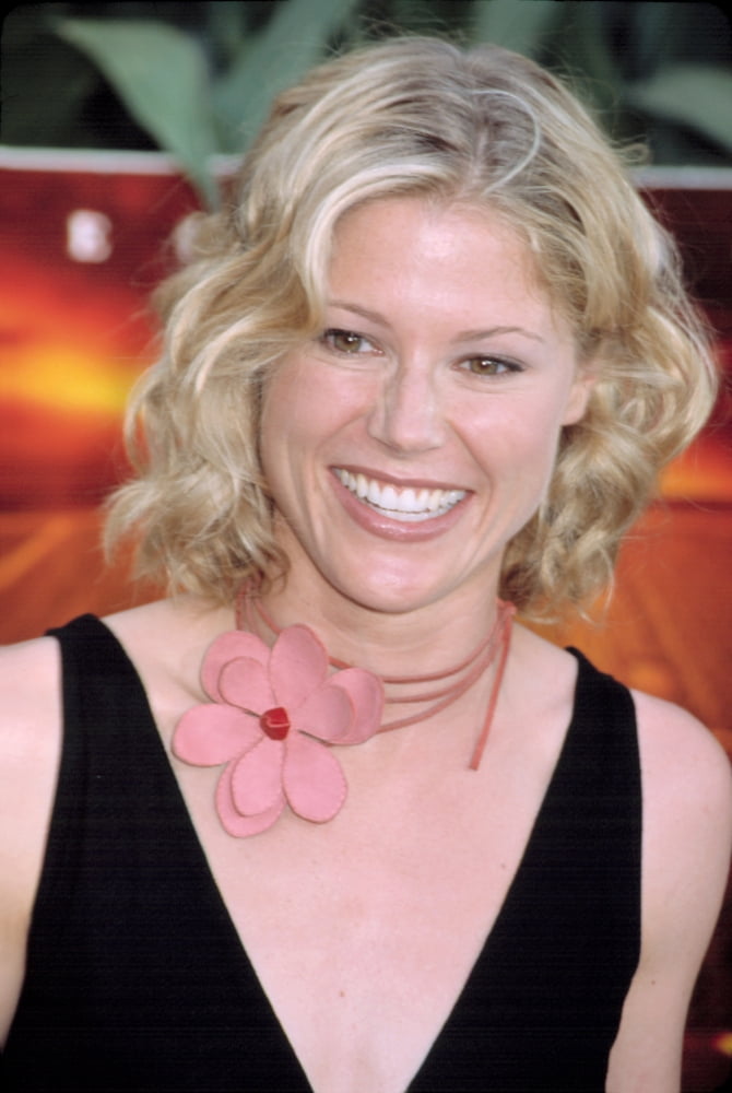 Julie Bowen At Premiere Of Signs Canvas Art - (16 x 20)