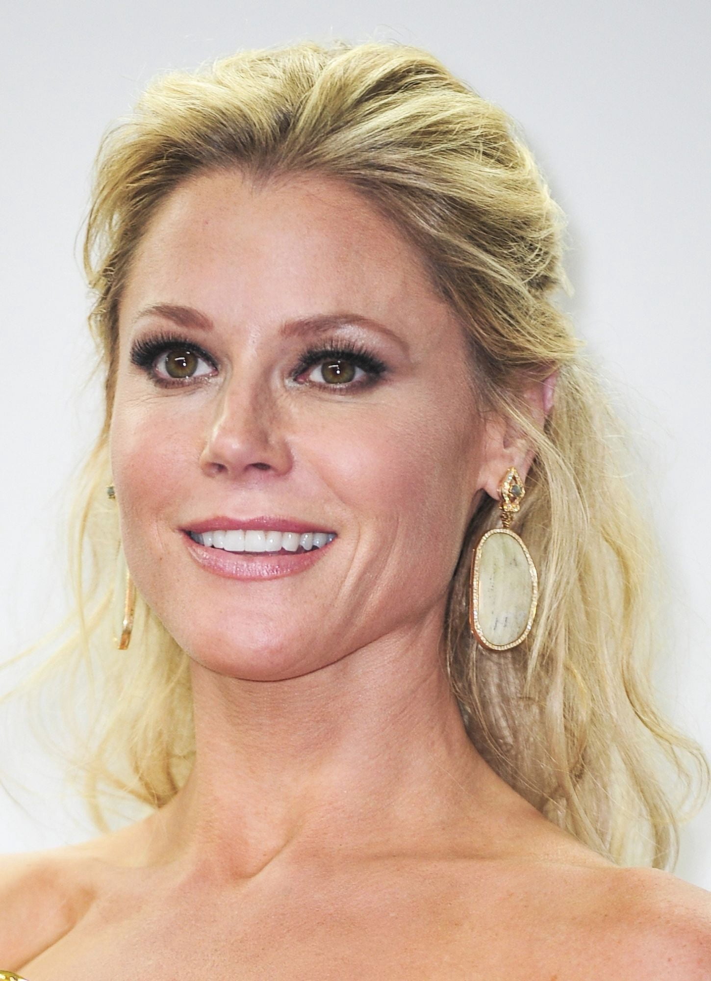 Julie Bowen In The Press Room For The 64Th Primetime Emmy Awards - Press Room Canvas Art - (16 x 20)