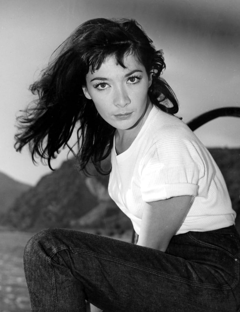 Juliette Greco Canvas Art - (16 x 20)