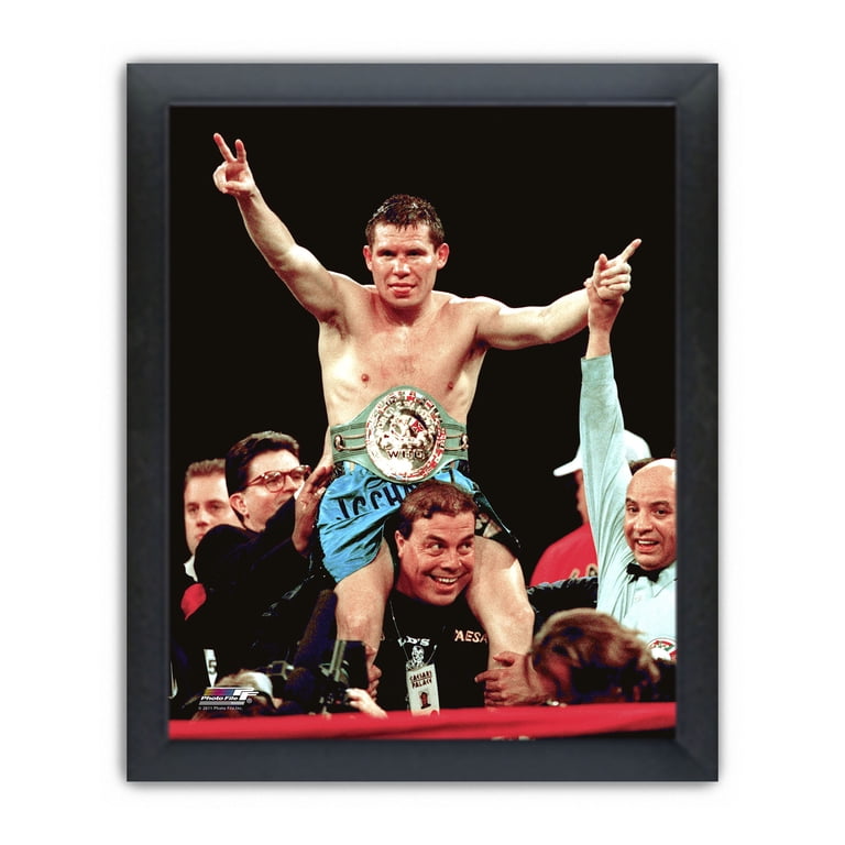 Julio Cesar Chavez 直筆サイン入りフォトパネル Julio Cesar Chavez Action 18
