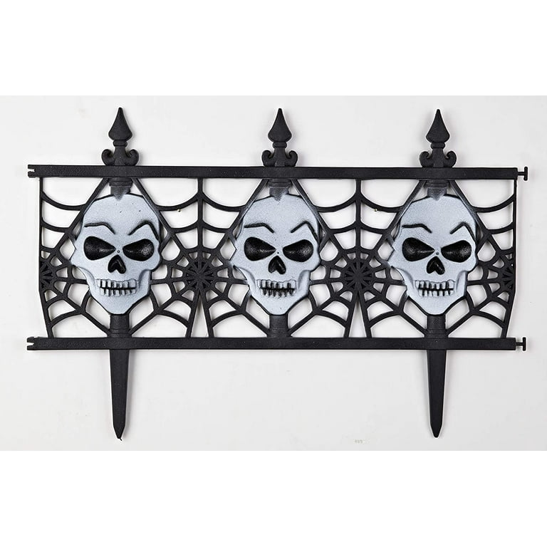Spooky Skull Plastic Fencing Spooky Skull Plastic Fencing