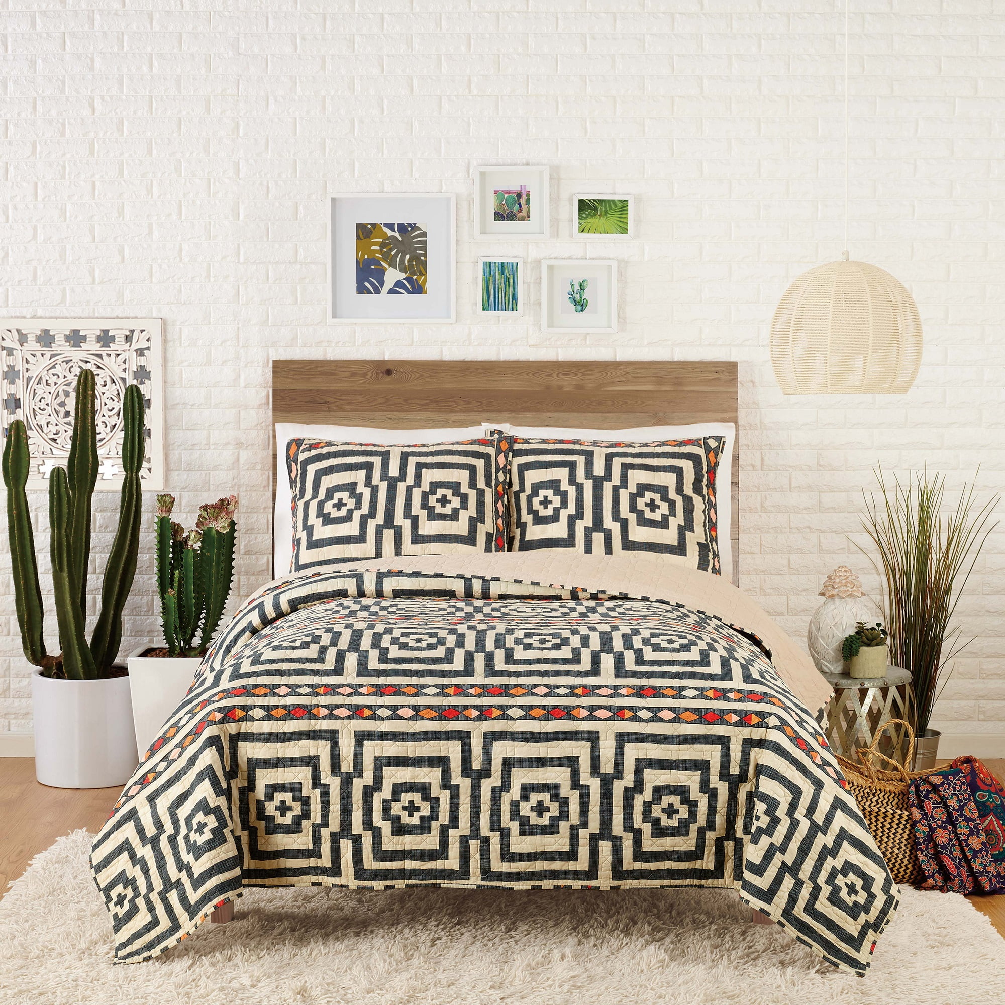 Hypnotic Black and White Cotton King Quilt Set