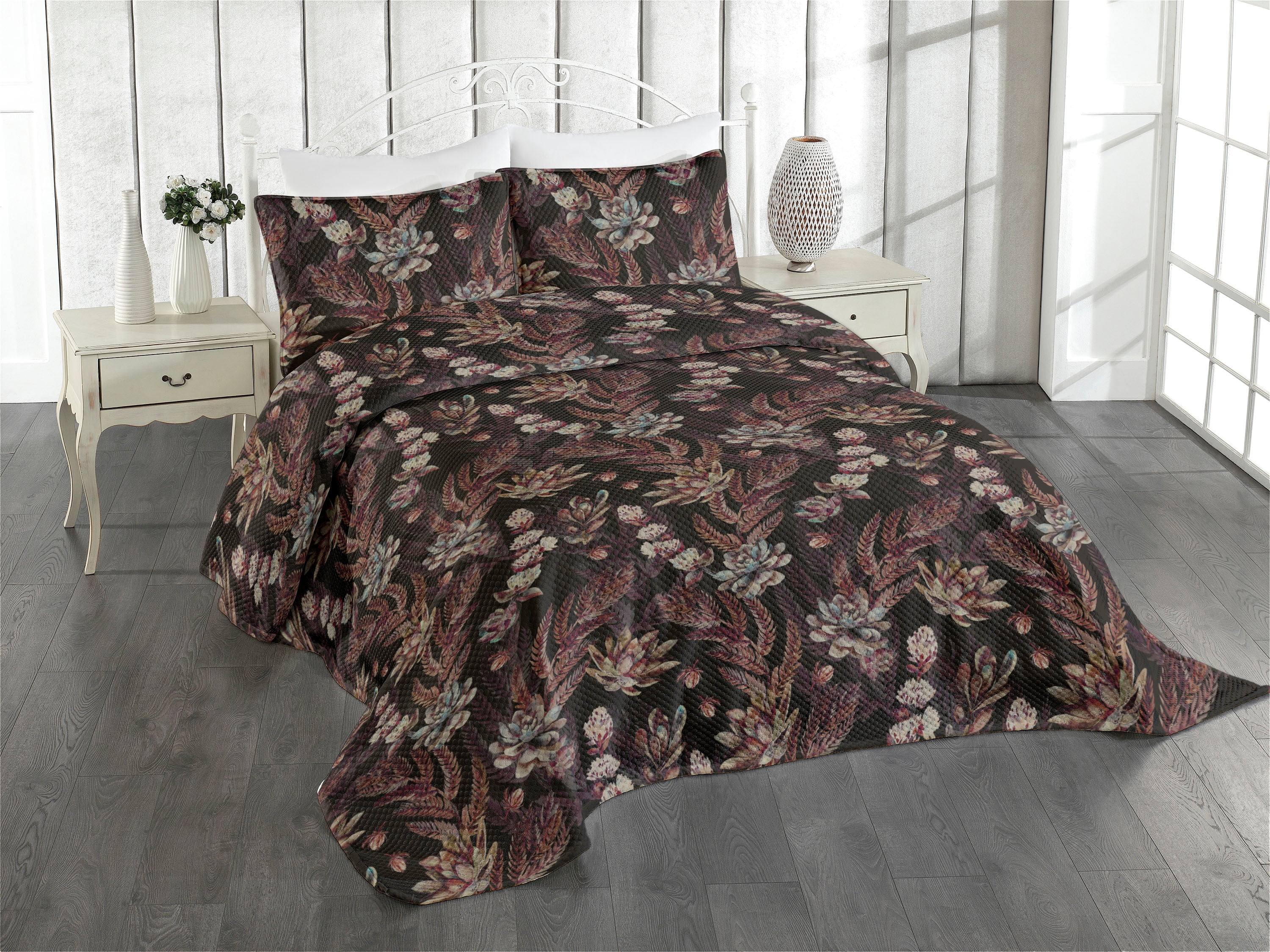 Jungle Bedspread, Botanical Inspired Forest Motif of Fern Leaves and