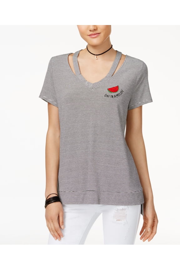 Juniors' Embroidered Patch Cut Out V-Neck T-Shirt