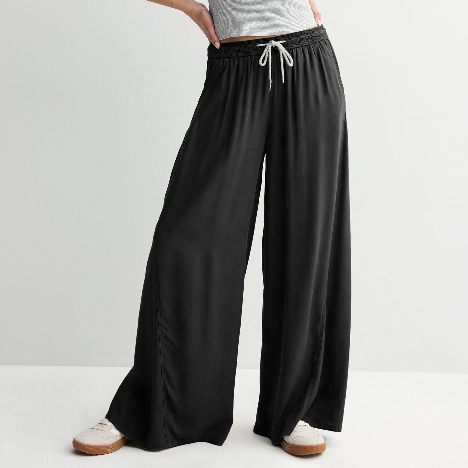 Juniors' SO® High-Rise Baggy Wide Leg Pants Color: Black