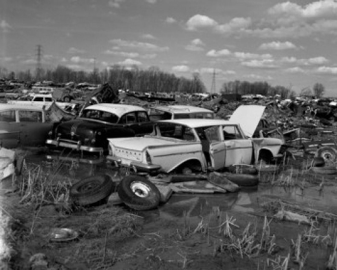 Junk cars Canvas Art -  (24 x 36)