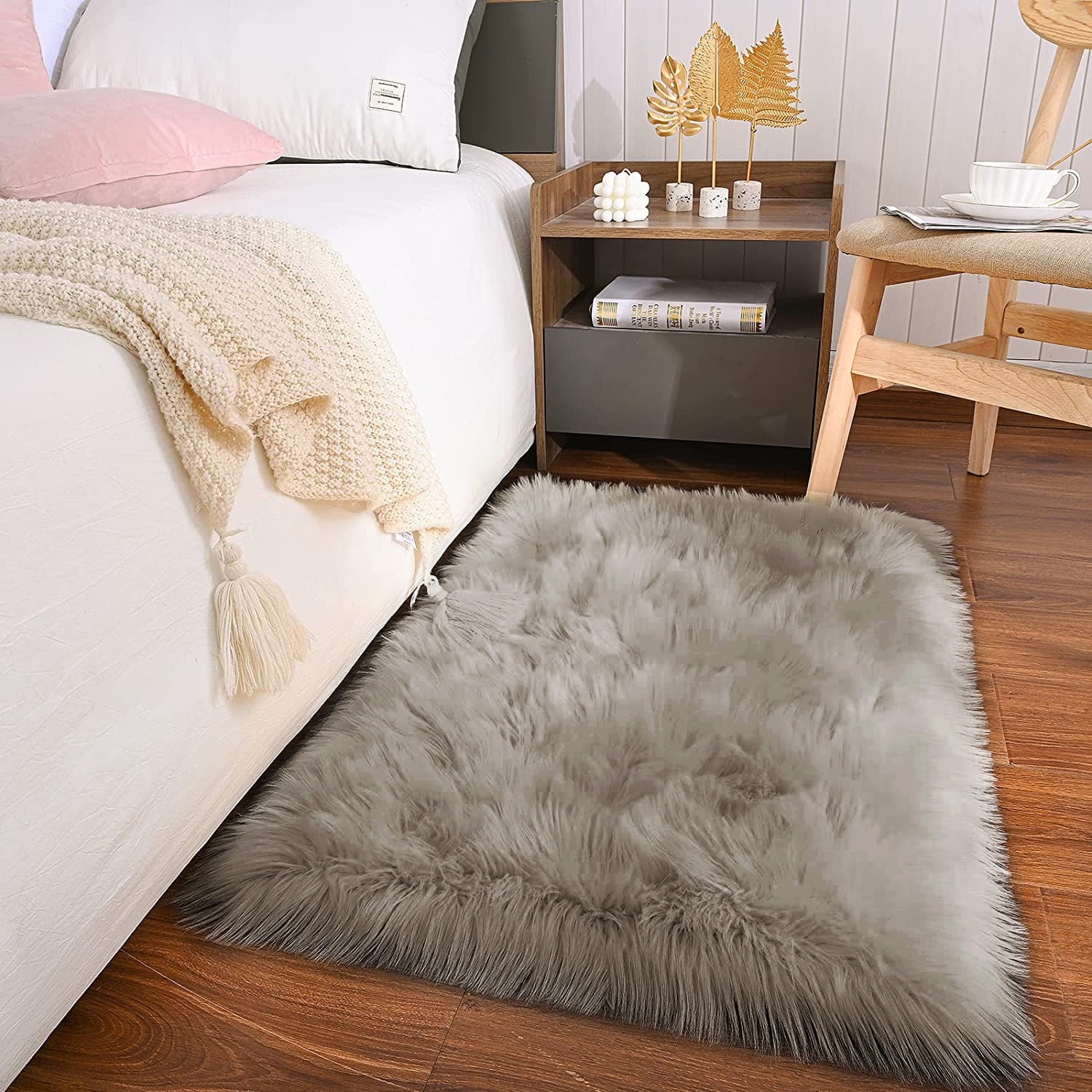 Junovo Luxury Fluffy Area Rugs Furry Rug for Bedroom Rugs Area Carpet for Living Room Bedroom Room,2'x4',Beige