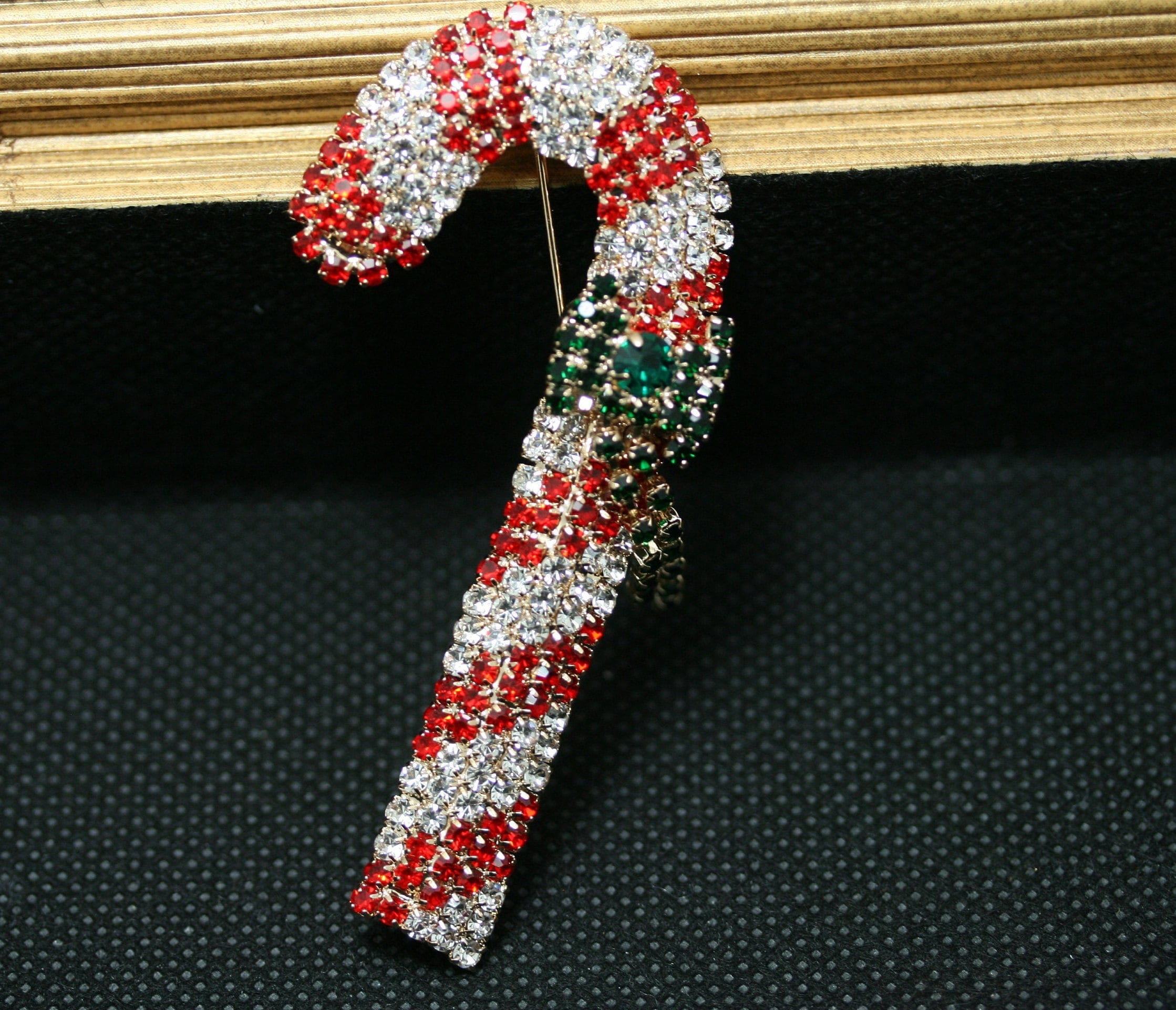 Just Love Jewels Rhinestone Brooch Pin, Vintage Design Christmas Jewelry