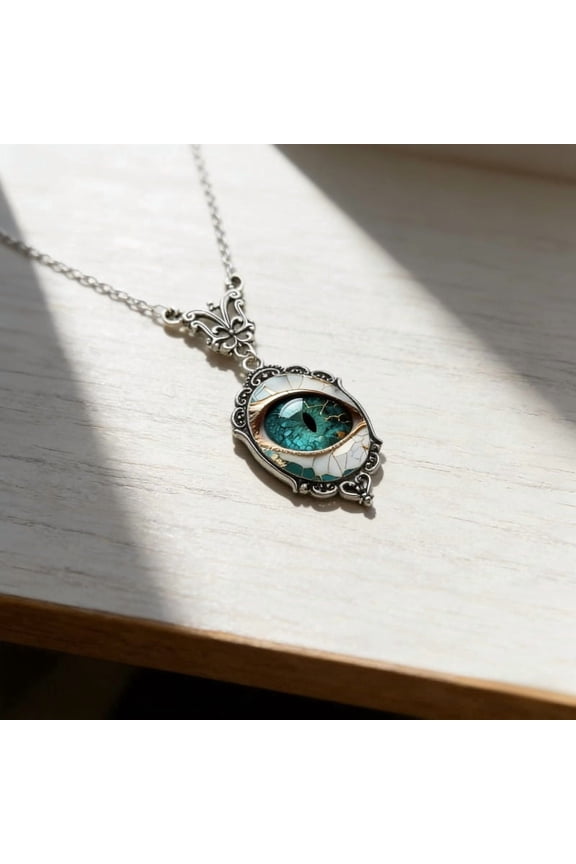 Vintage Evil Eye Pendant Necklace, Gothic Green 3D Realistic Eye Antique Silver Chain Necklace, Retro Occult Protection Amulet Jewelry for Men Women
