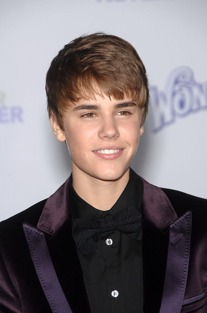 Justin Bieber At Arrivals For Justin Bieber Never Say Never Premiere Canvas Art - (16 x 20)