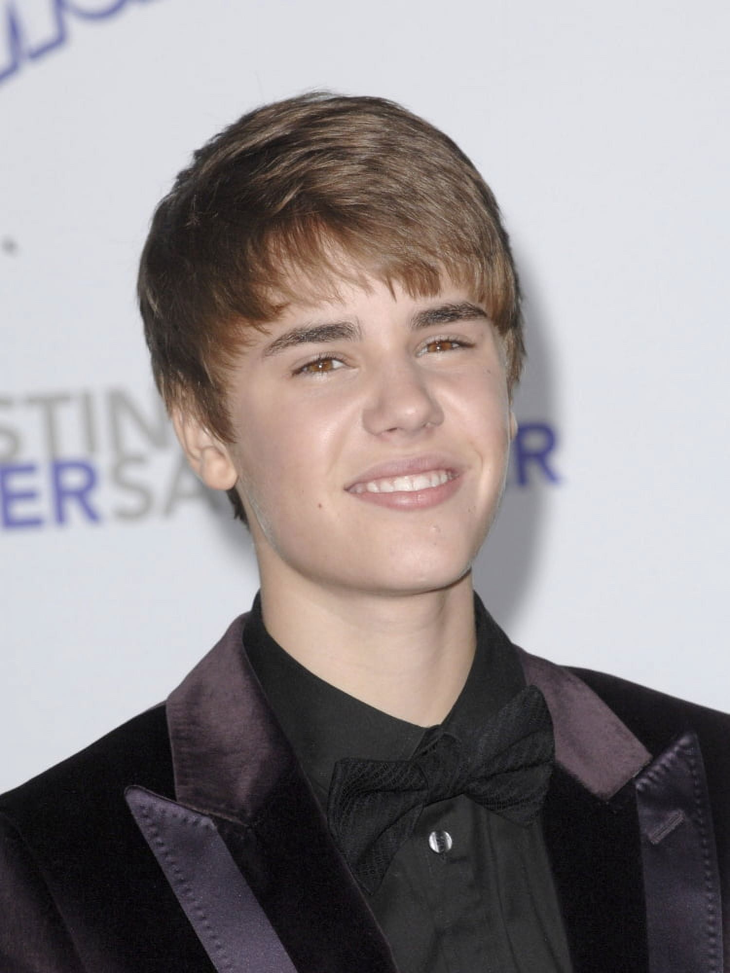 Justin Bieber At Arrivals For Justin Bieber Never Say Never Premiere Canvas Art - (16 x 20)