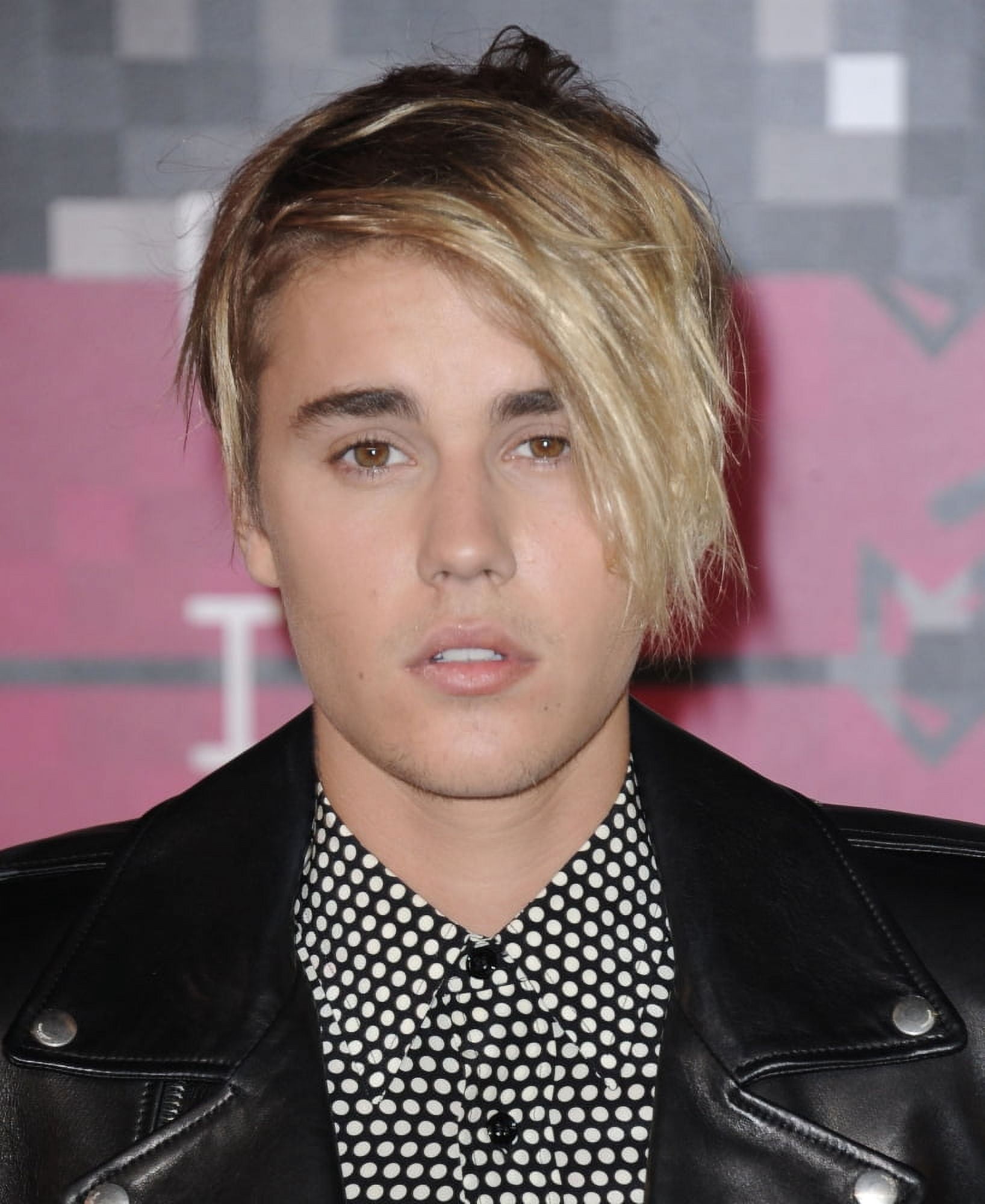 Justin Bieber At Arrivals For Mtv Video Music Awards (Vma) 2015 - Arrivals 2 Canvas Art - (16 x 20)