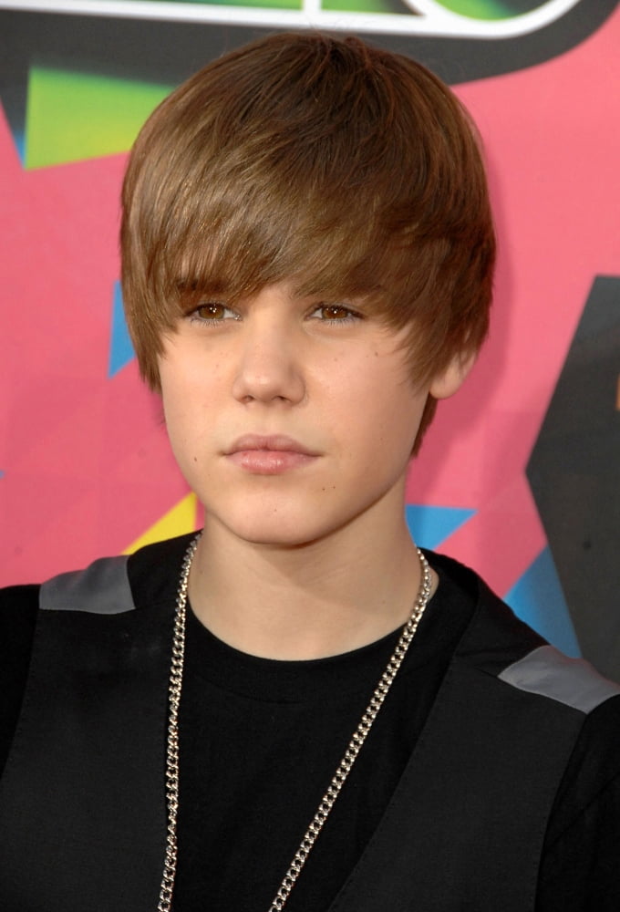 Justin Bieber At Arrivals For NickelodeonS 23Rd Annual Kids Choice Awards - Arrivals Canvas Art - (16 x 20)