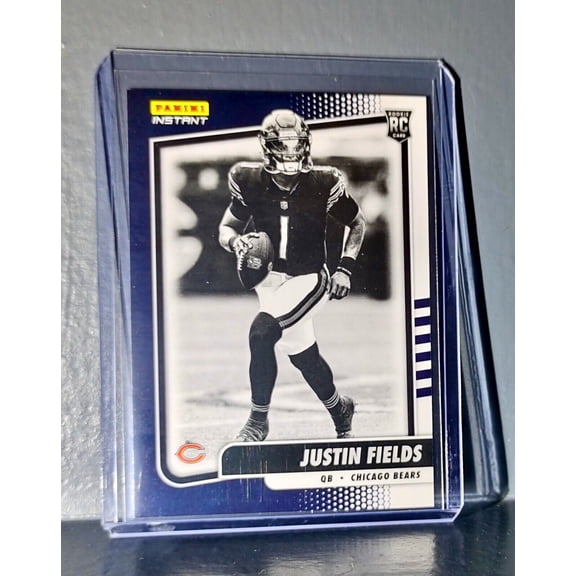 Justin Fields 2021 Panini NFL Black and White Rookies #8 Card 1/2728